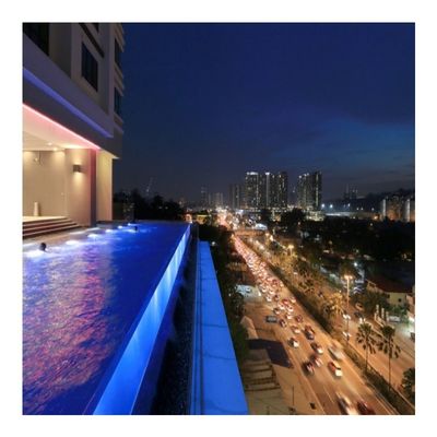Swimming Swim Spa Pool Transparent Fiber Glass Mosaic Acrylic Panels with LED Lighting